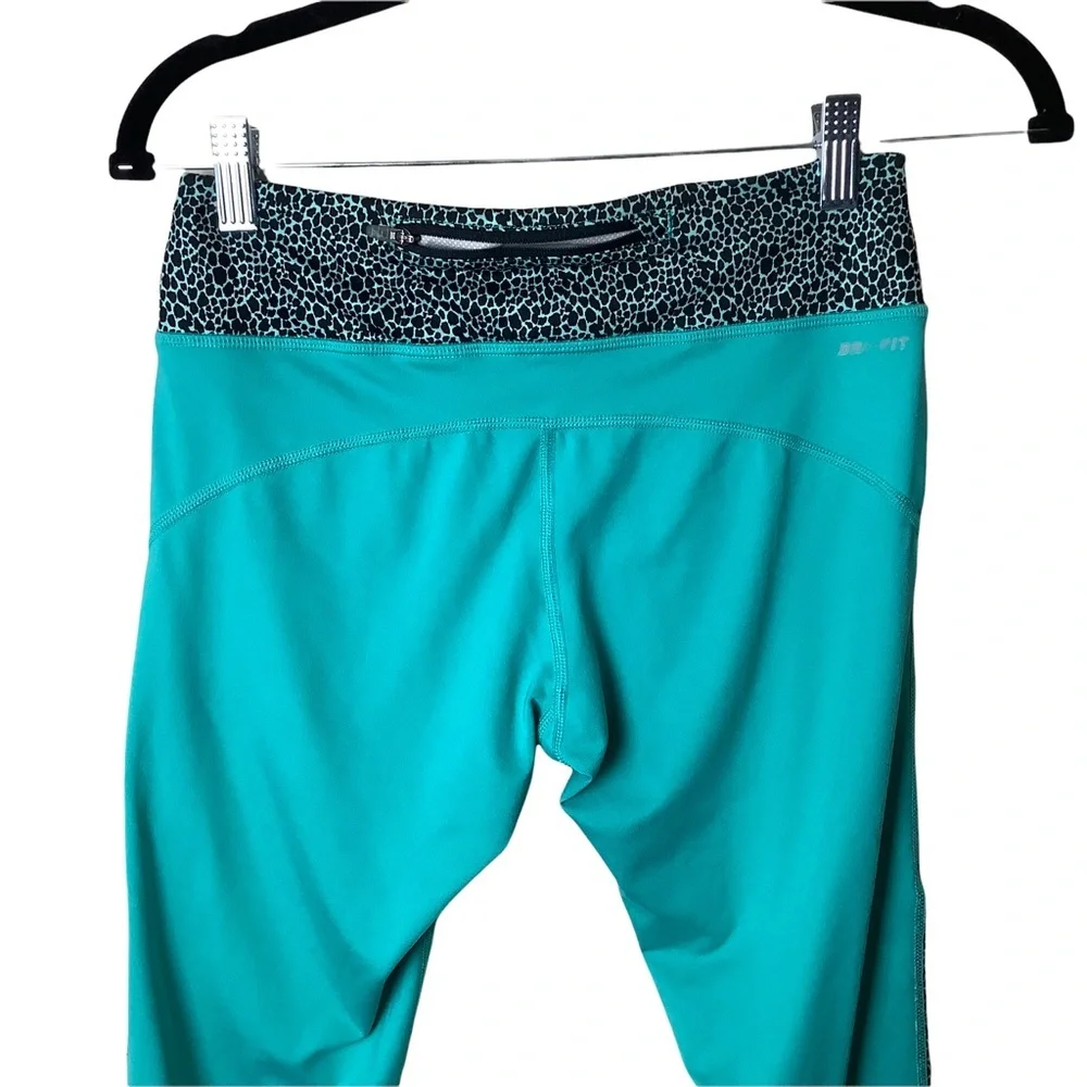 Nike Cropped Capri Leggings‎ Womens S Active Teal Blue Running Yoga Zip Pocket
